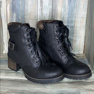 Carlos by Carlos Santana Women's Gibson Ankle Boot ✅